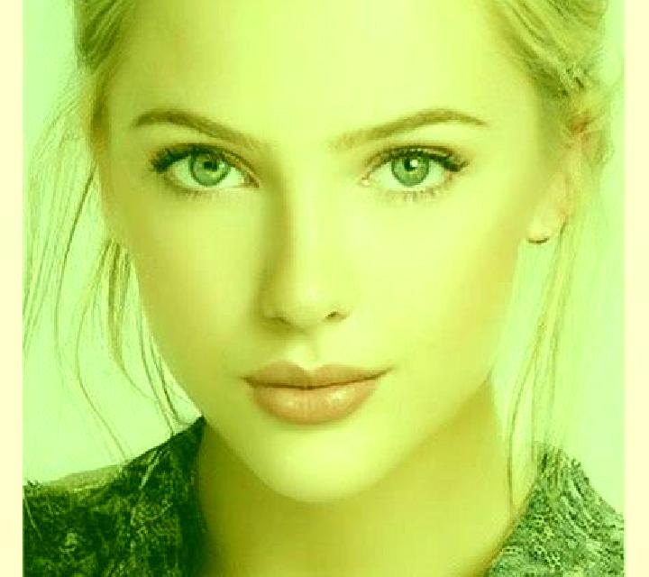 Rahee model portrait